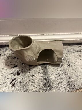 Small Pets Ceramic Log Hideout - Taupe